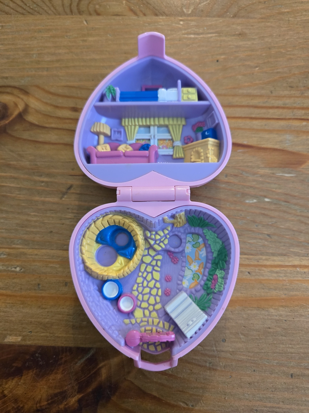 Bluebird 1993 Polly Pocket Kozy Kitties Compact
